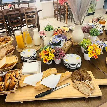 Hotel Le Robinson Beaucaire (Gard)