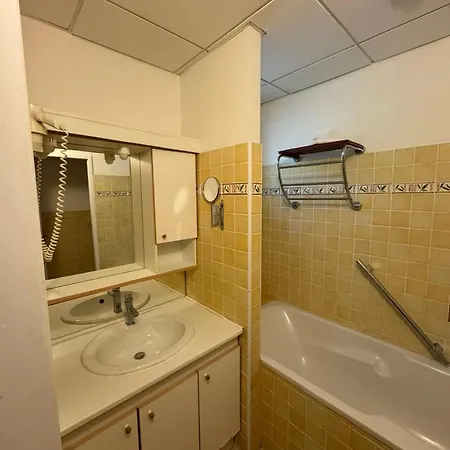 Le Robinson Hotel 3*